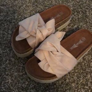 Nature Breeze Gaga Platform Sandal